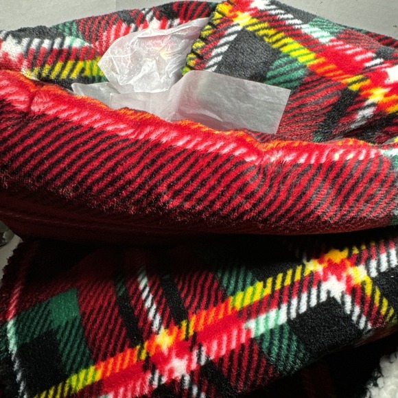 Victoria's Secret "Love Victoria" Sherpa Blanket Plush Red Plaid Throw Unopened - Picture 5 of 9
